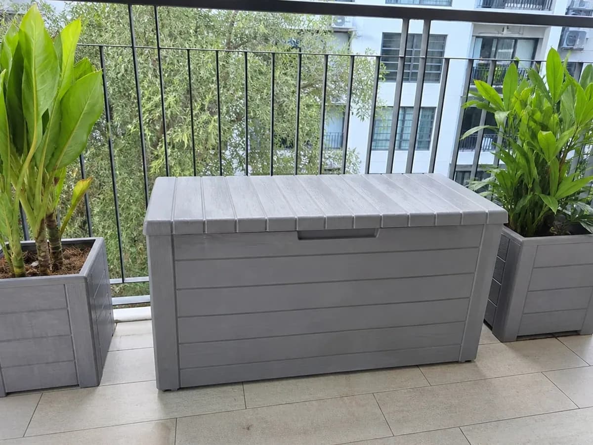 Balcony Storage Bench and Planter Set detail photo