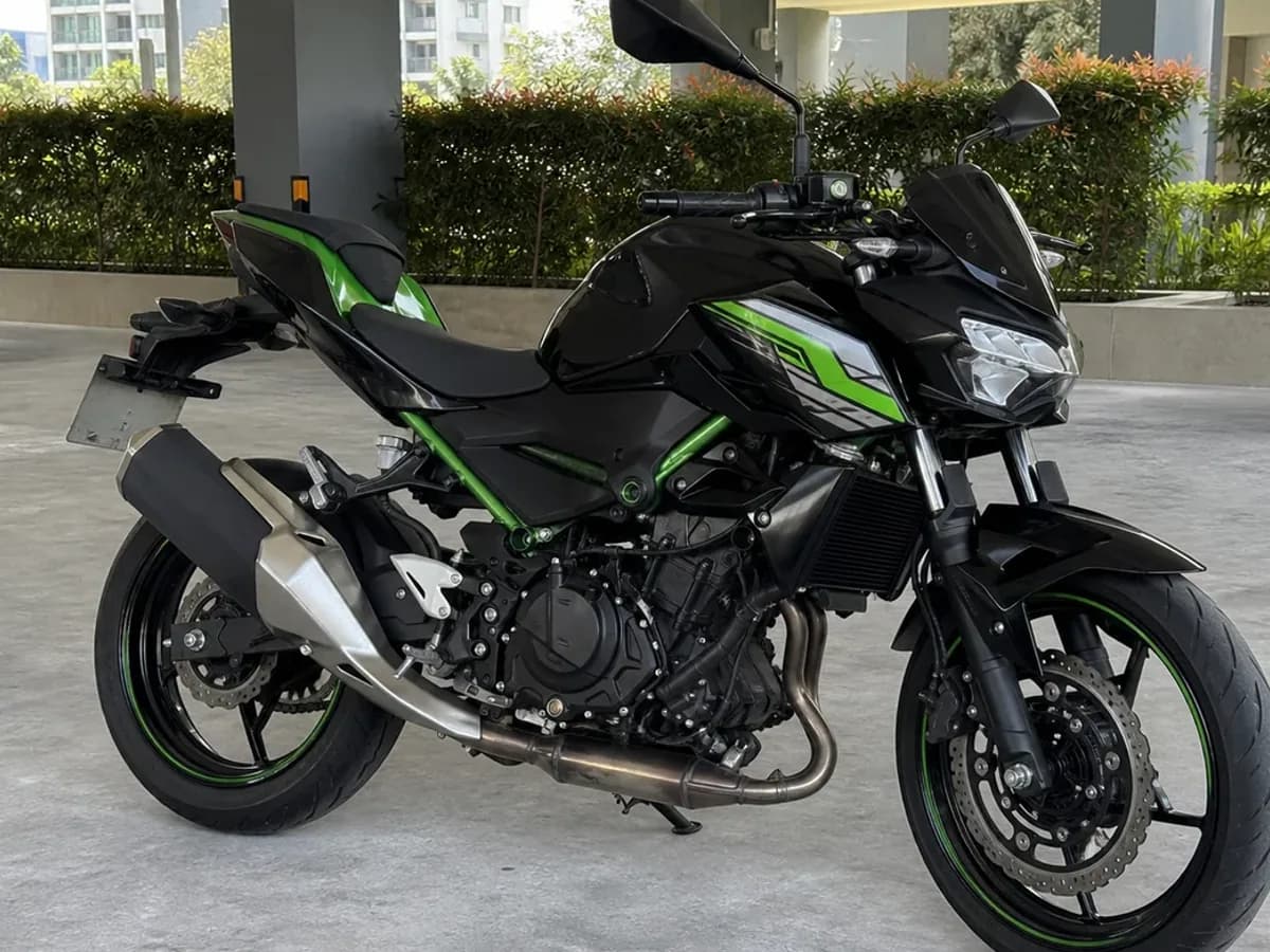 Kawasaki Z400 2021 detail photo