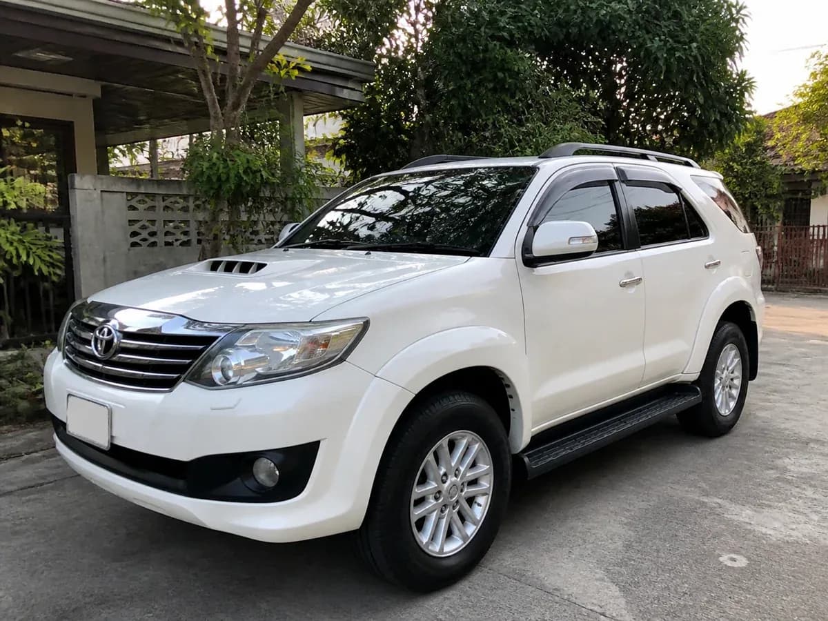 Toyota Fortuner 2.4 V 2018 sample listing photo