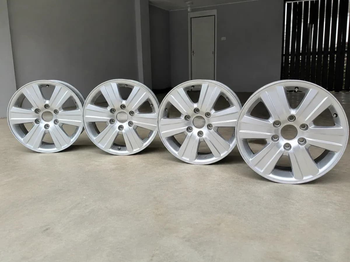 Set of Four 17-inch Toyota Alloy Wheels sample listing photo