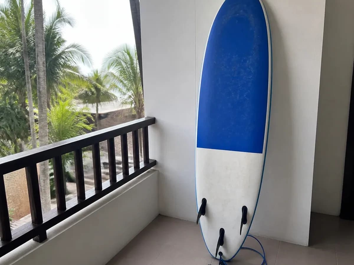 Beginner Surfboard 7ft with Leash detail photo