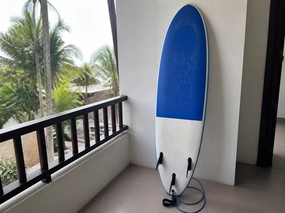 Beginner Surfboard 7ft with Leash sample listing photo