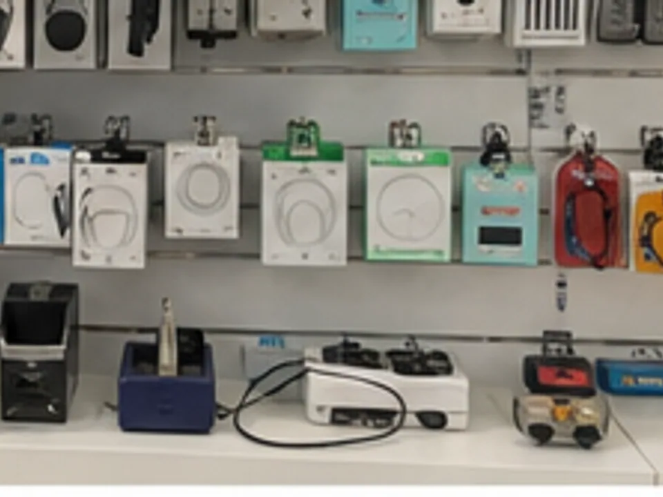 device diagnostics, repair workbench, accessories, and customer handover