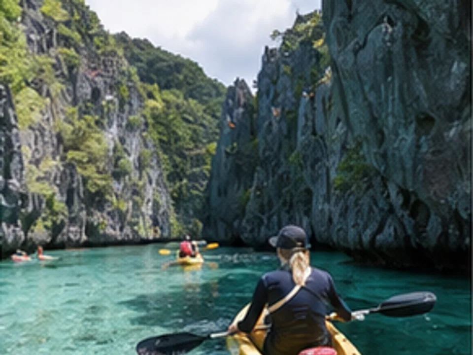 El Nido lagoon kayaking and licensed island-hopping